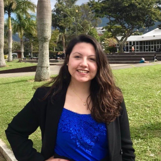 foto de uma pessoa fazendo uma avaliação profissional para o jefferson moraes